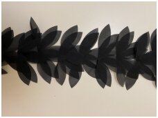 Dekoratyvinė juosta su lapeliais iš juodos spalvos šifono