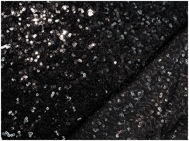 Juodos spalvos žvyneliai d 0.2 cm ant tinklelio