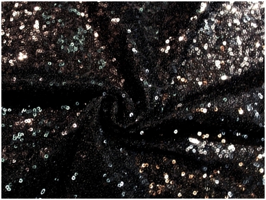 Juodos spalvos žvyneliai d 0.2 cm ant tinklelio