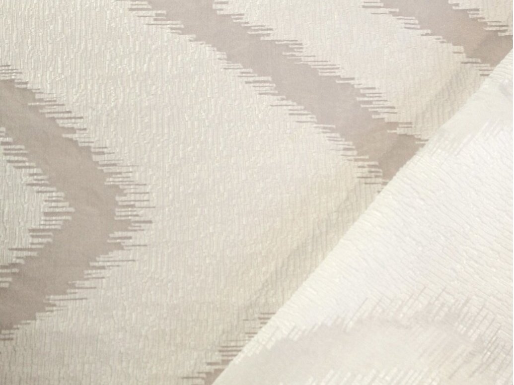 Organza pieno baltumo spalvos su zigzago dizainu 4