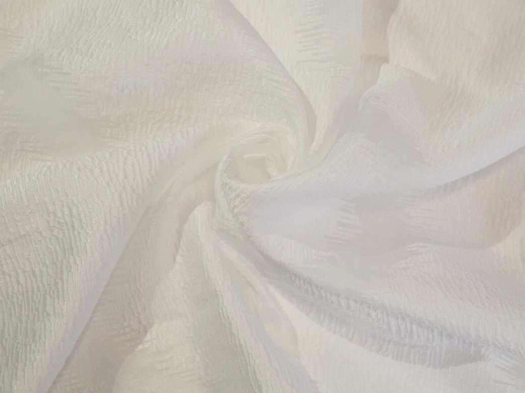 Organza pieno baltumo spalvos su zigzago dizainu 7 Organza pieno baltumo spalvos su zigzago dizainu 7