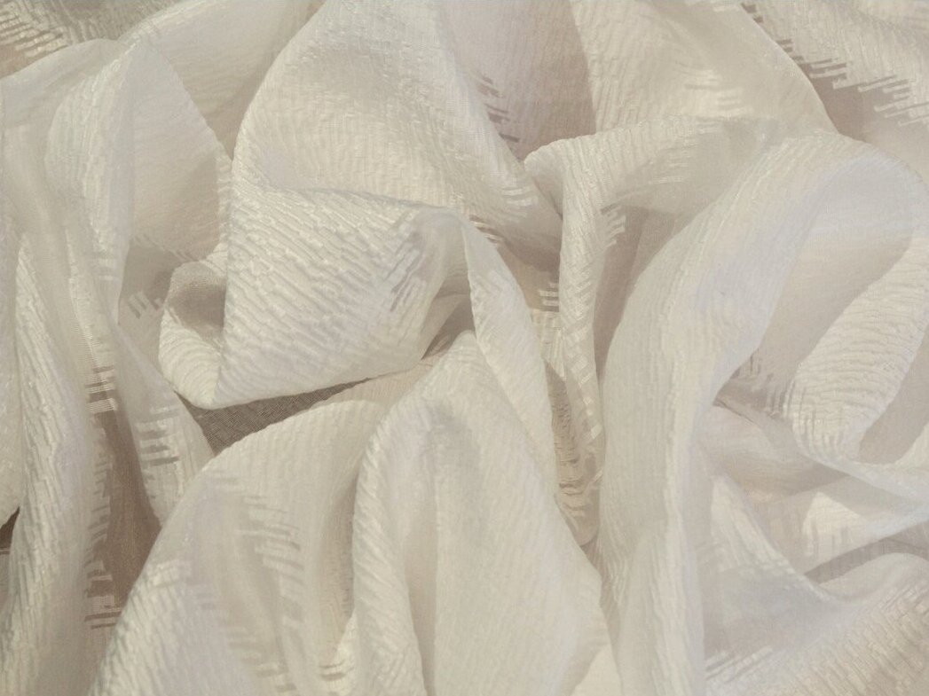 Organza pieno baltumo spalvos su zigzago dizainu 5