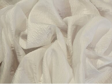 Organza pieno baltumo spalvos su zigzago dizainu 5 Organza pieno baltumo spalvos su zigzago dizainu 5