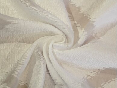 Organza pieno baltumo spalvos su zigzago dizainu Organza pieno baltumo spalvos su zigzago dizainu