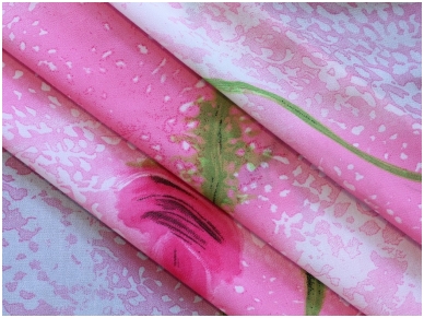 Жоржет  розовый с цветочным принтом